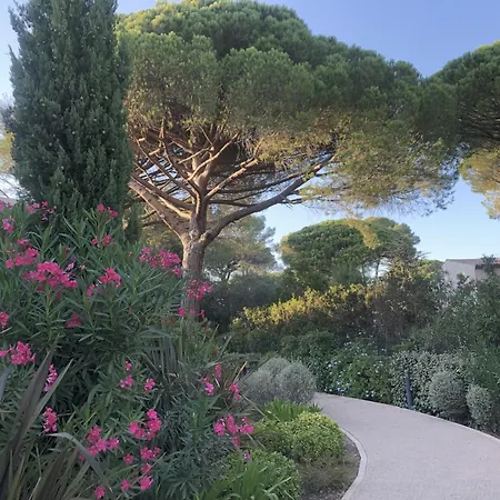 Superbe Pour 4, Climatisé, Piscine Et Garage