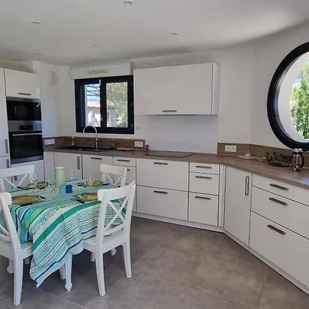 Apartment Superbe Pour 4, Climatise, Piscine Et Garage *