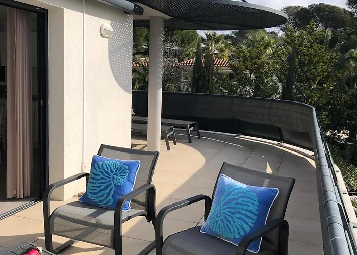 Apartment Superbe Pour 4, Climatise, Piscine Et Garage