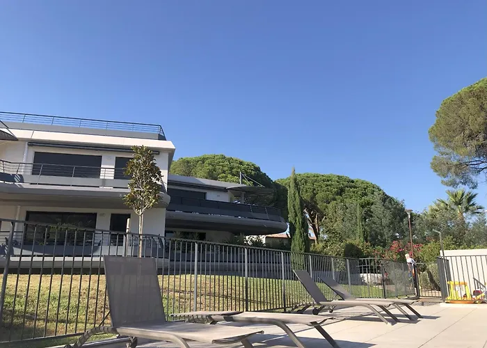 Superbe Pour 4, Climatise, Piscine Et Garage Saint-Raphael (Var)