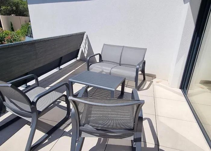 Apartment Superbe Pour 4, Climatise, Piscine Et Garage Saint-Raphael (Var)