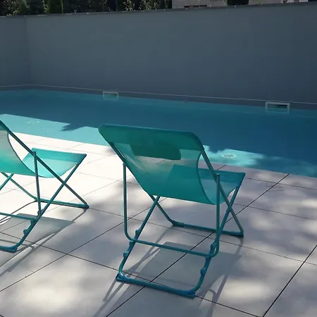 Apartment Superbe Pour 4, Climatise, Piscine Et Garage Saint-Raphaël